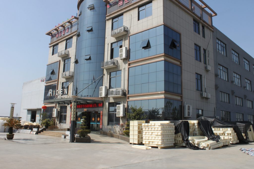 空心六角護(hù)坡模具廠具備哪些因素才能體現(xiàn)其專業(yè)性？